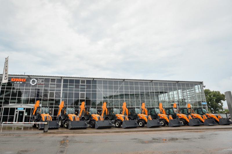 ГАЗПРОМ в Башкортостане получает 11 экскаваторов-погрузчиков UMG TLB 845