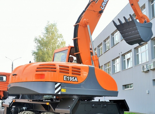 Экскаватор на автомобильном ходу камаз-43118 (евро 5) E195A