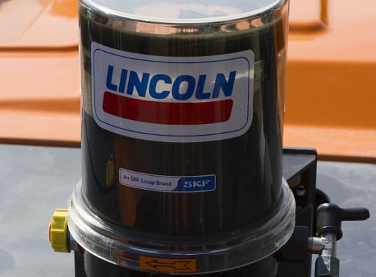 Экскаватор-перегружатель (промышленный перегружатель) на колесном ходу E230WH