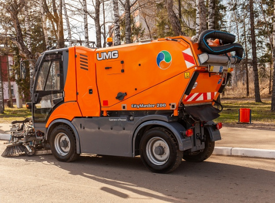 КМ-2000 Коммунальная машина