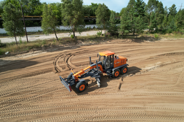 Автогрейдер АГ-180