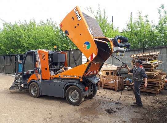 КМ-2000 Коммунальная машина