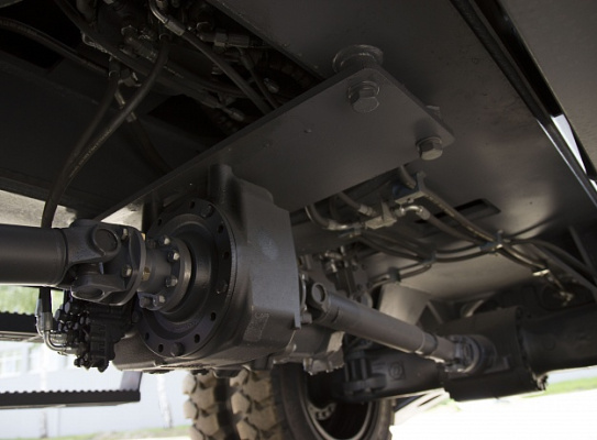 Экскаватор-перегружатель (промышленный перегружатель) на колесном ходу E230WH