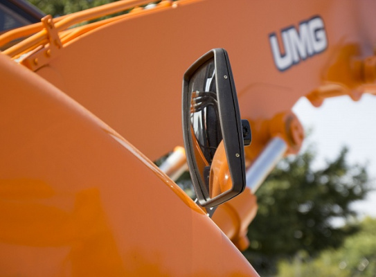 Экскаватор-перегружатель (промышленный перегружатель) на колесном ходу E230WH