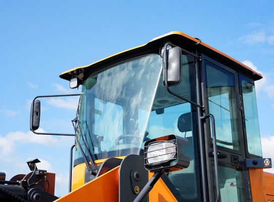 ФРОНТАЛЬНЫЙ ПОГРУЗЧИК WL30