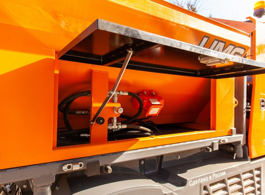 КМ-2000 Коммунальная машина