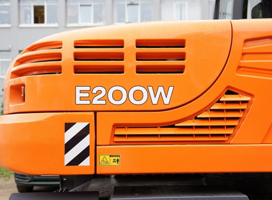 КОЛЕСНЫЙ ЭКСКАВАТОР E200W